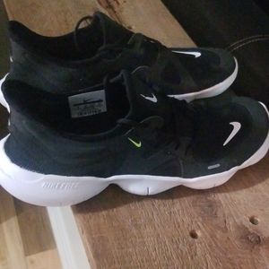 Mens Nike Free Run RN Running Shoe Size 9